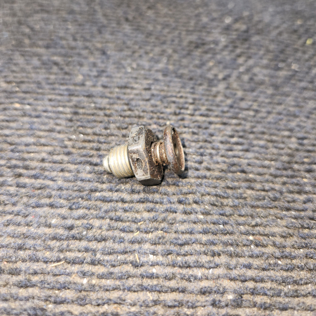 Used aircraft parts for sale, 0523520-9 Cessna 172E Fuel Tank Drain Plug Assembly LH or RH