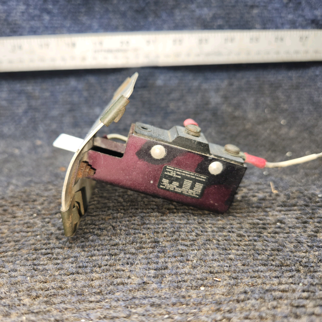 Used aircraft parts for sale, 150 Safe Flight Instruments 150 Cessna 172E Lift Detector