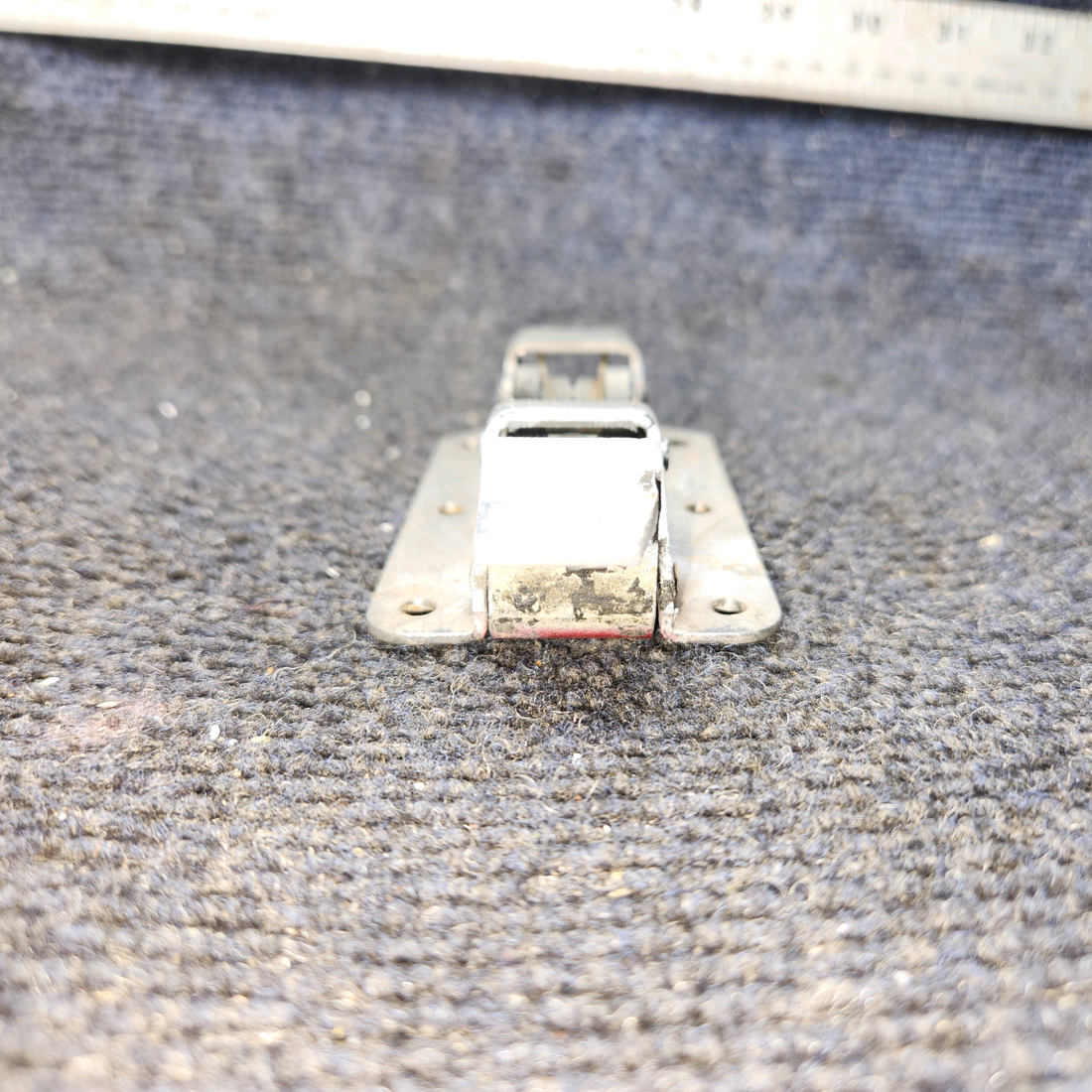 Used aircraft parts for sale, 472-077 Piper PA32RT-300 Baggage Door Trigger-Action Latch