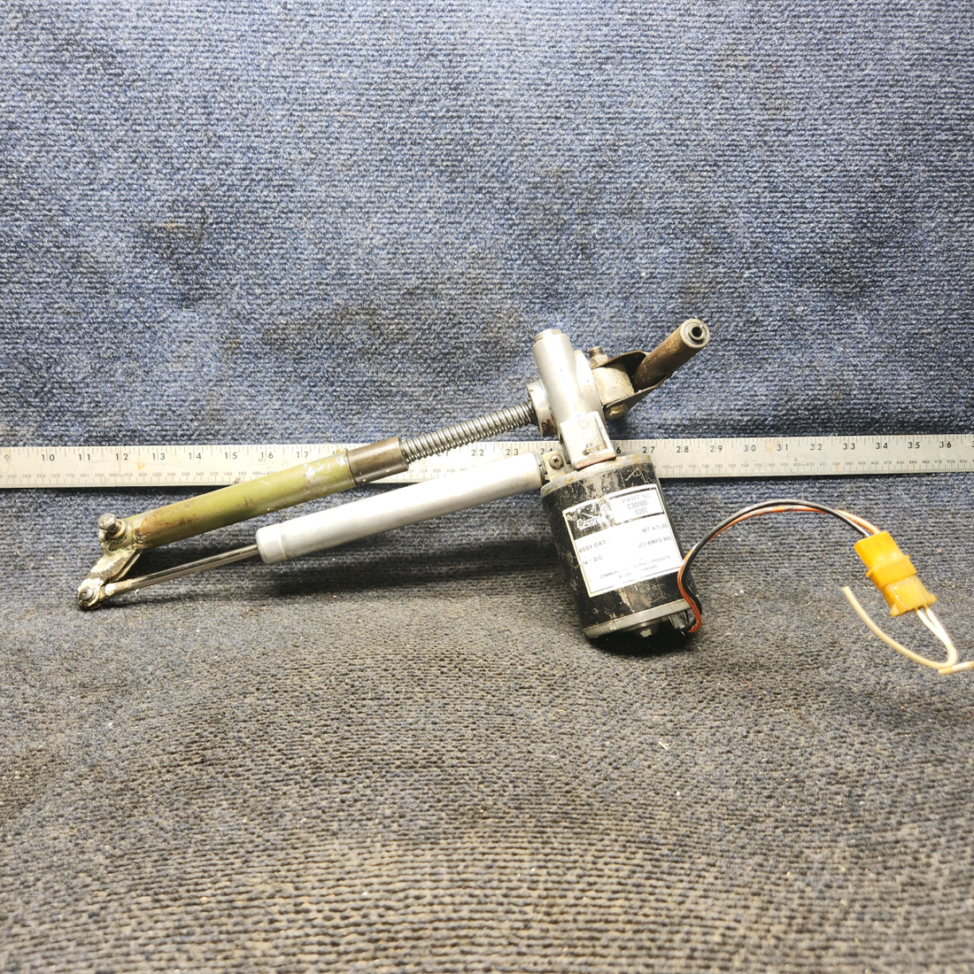 Used aircraft parts for sale, C301002-0301 cessna 150G Flap Actuator with Motor & Transmission