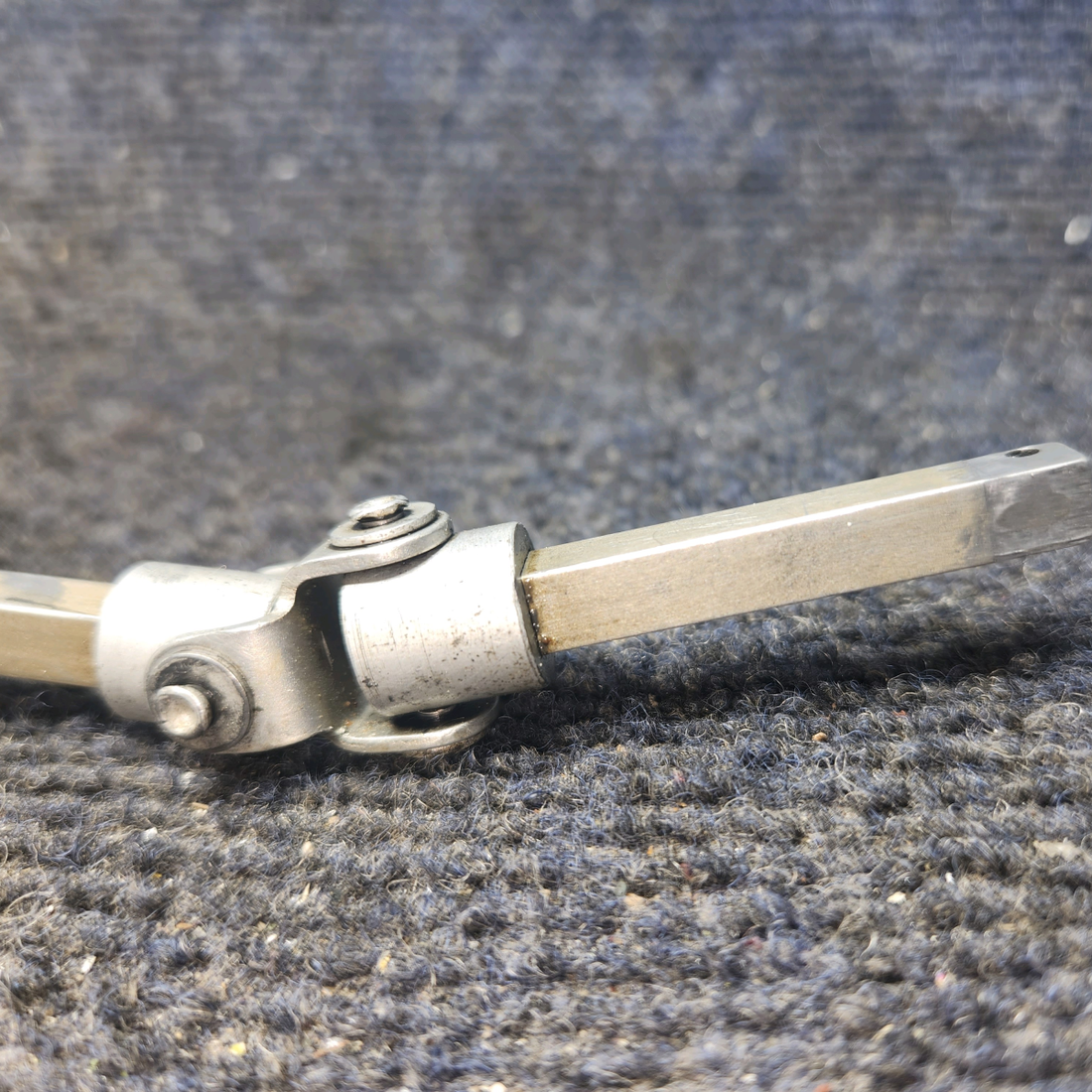 Used aircraft parts for sale, 0511157-18 Cessna 172 Fuel Selector Valve Shafts