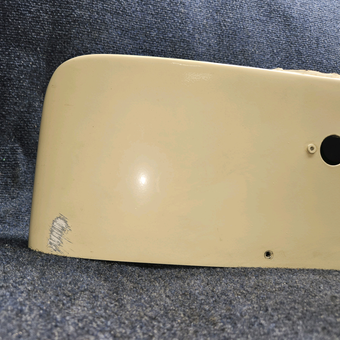 Used aircraft parts for sale, 0523565-200 CESSNA 172K WING TIP ASSEMBLY RH - HAS HOLE FOR STROBE.
