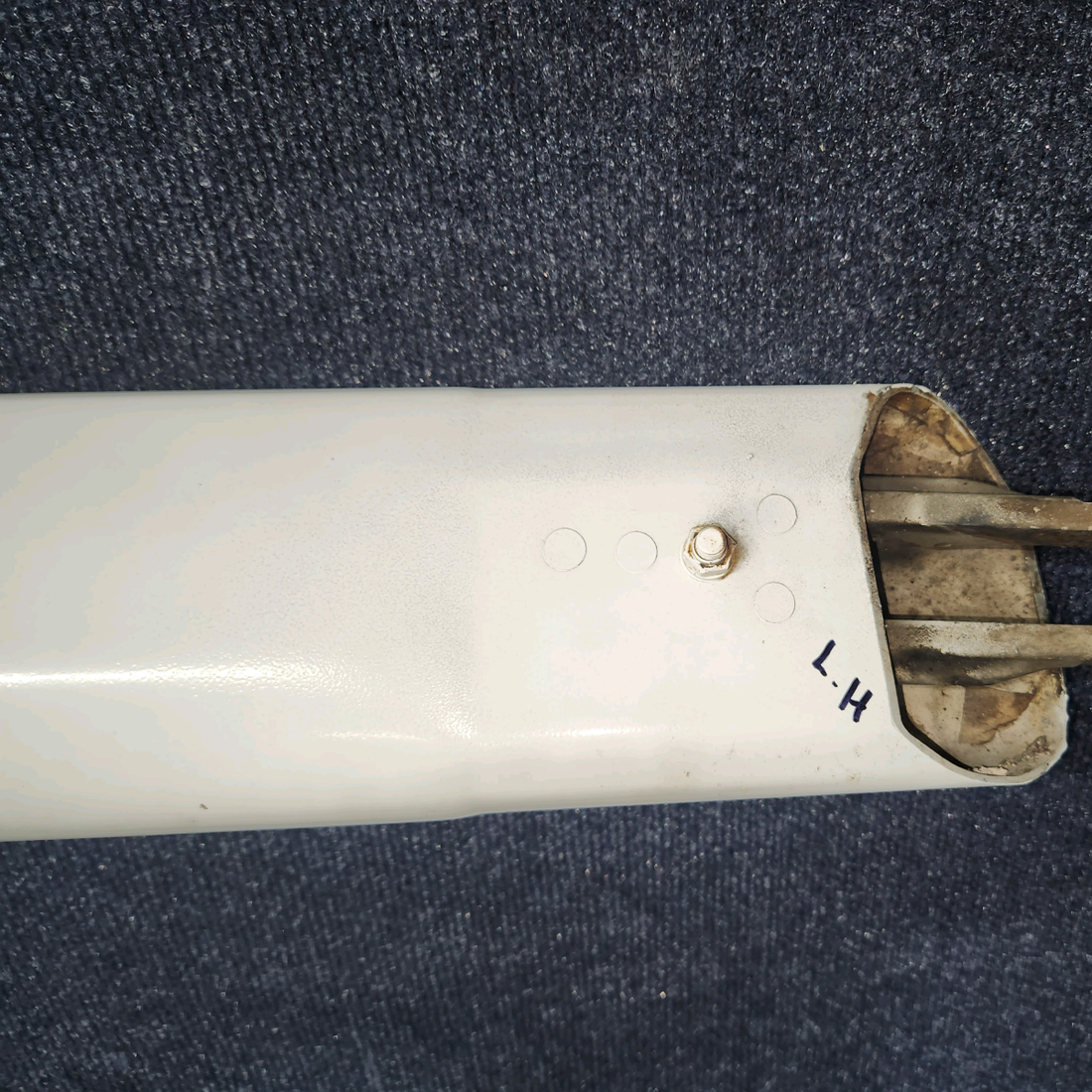 Used aircraft parts for sale, 0426606 cessna 150G Wing Strut Assembly – LH