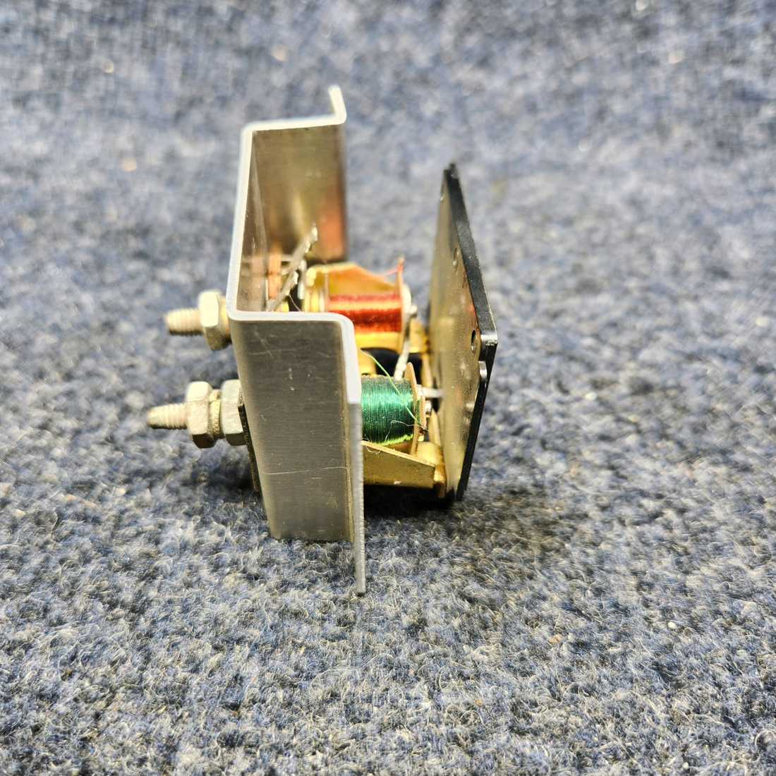Used aircraft parts for sale, 1514243 BEECHCRAFT F35 OIL TEMP INDICATOR12 VOLTS