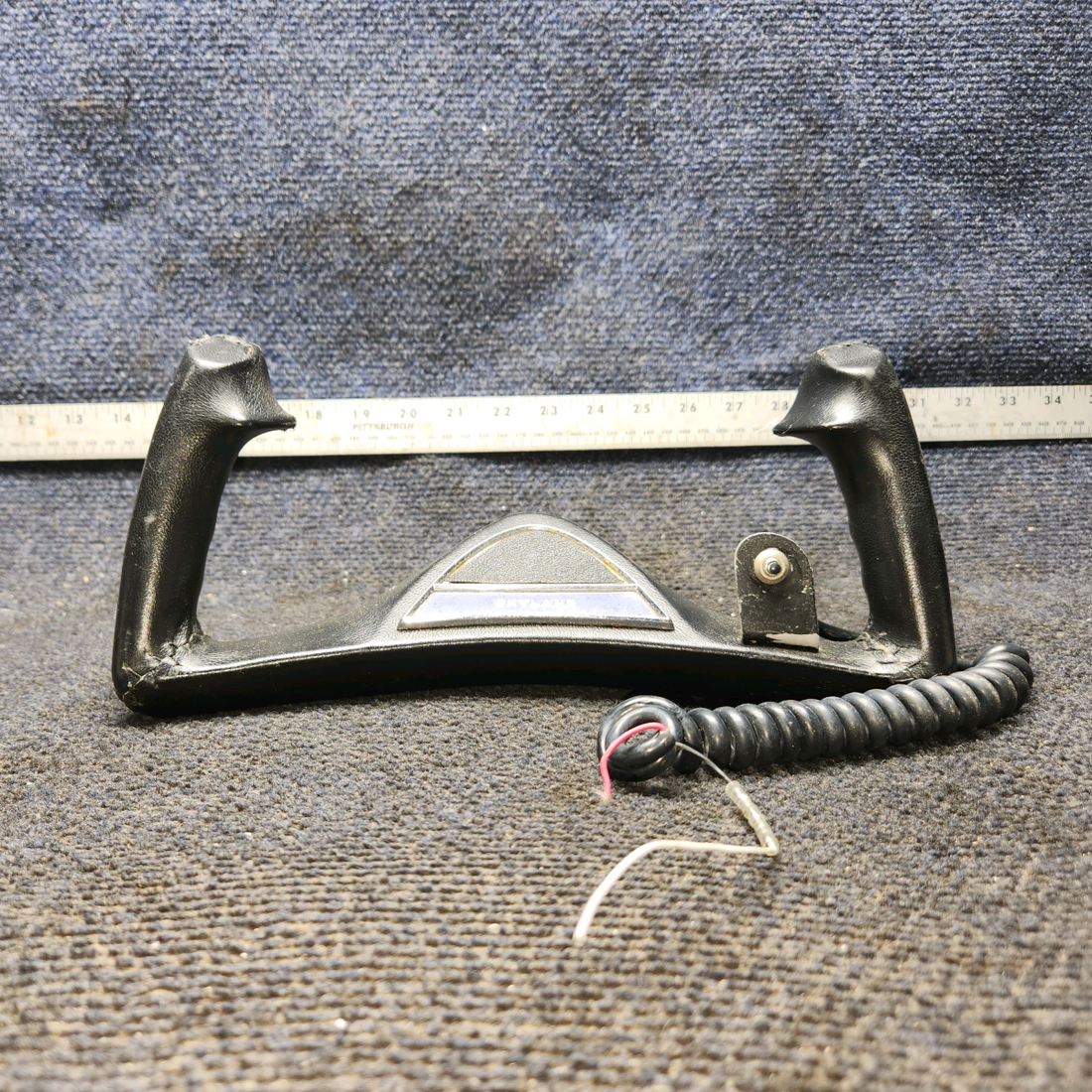 Used aircraft parts for sale, 0713747-200 Cessna 182G Wheel and Adapter Assembly Control
