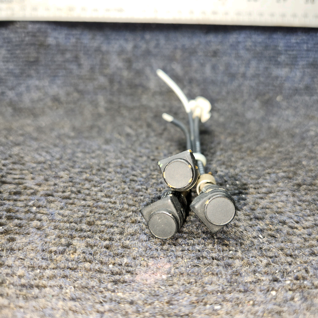 Used aircraft parts for sale, 20-0146 GRIMES Beechcraft C23 SUNDOWNER Aircraft Instrument Post Light With Red Lens - 12 Volts