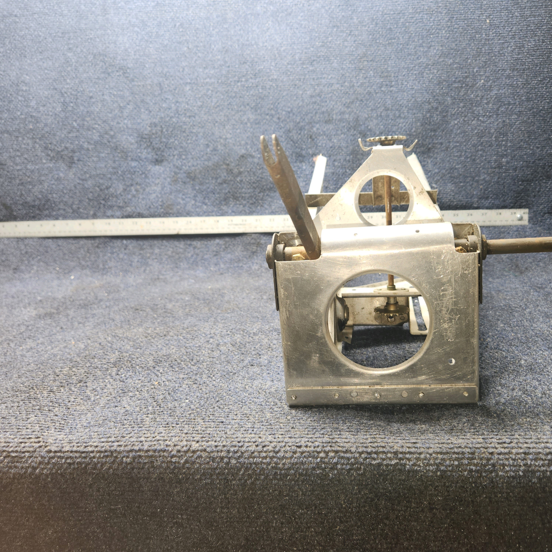 Used aircraft parts for sale, 0713640 Cessna 182P Console Structure Assy