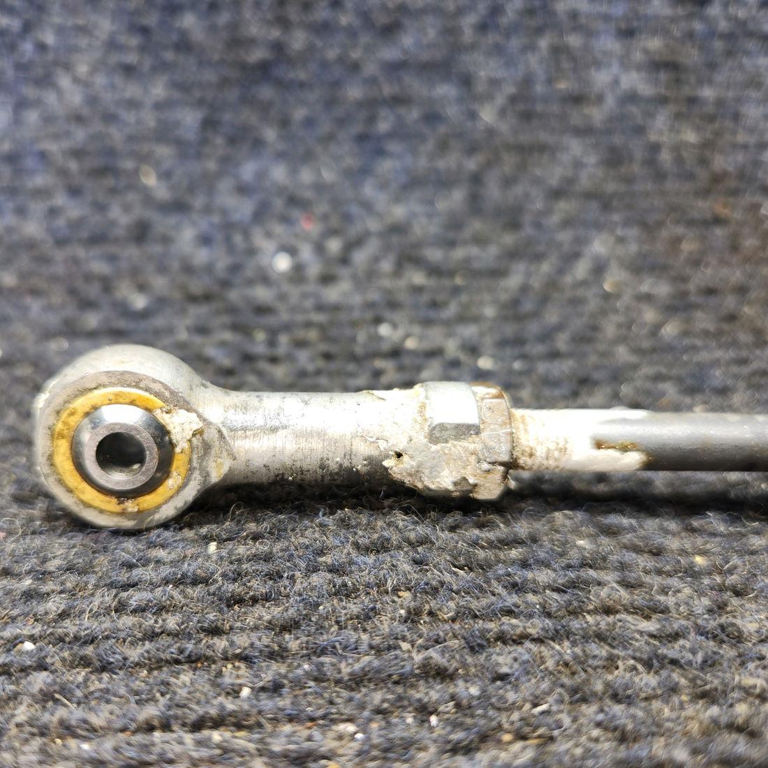 Used aircraft parts for sale, 0523218-2 Cessna 172 Aileron Push Pull Rod Assembly