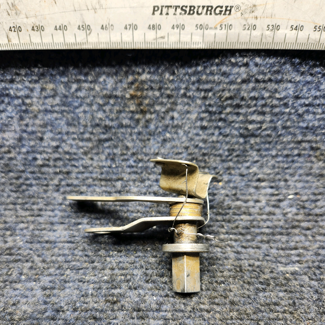 Used aircraft parts for sale, 35-400464-10 Beechcraft F33A CABIN DOOR HANDLE SHAFT ASSEMBLY