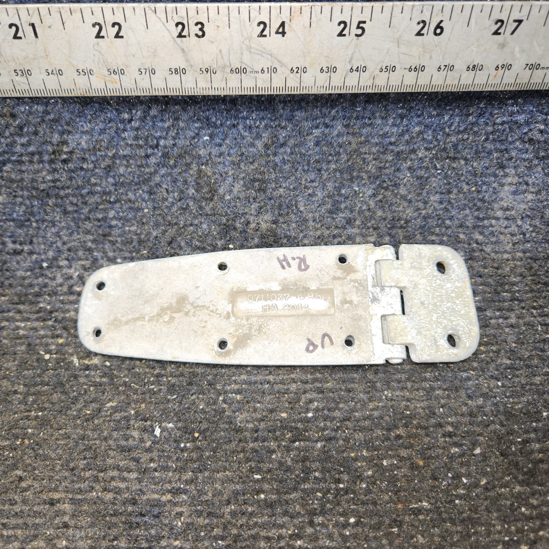 Used aircraft parts for sale, 0413426-3 cessna 150G Hinge Assembly – LH Upper & RH Lower
