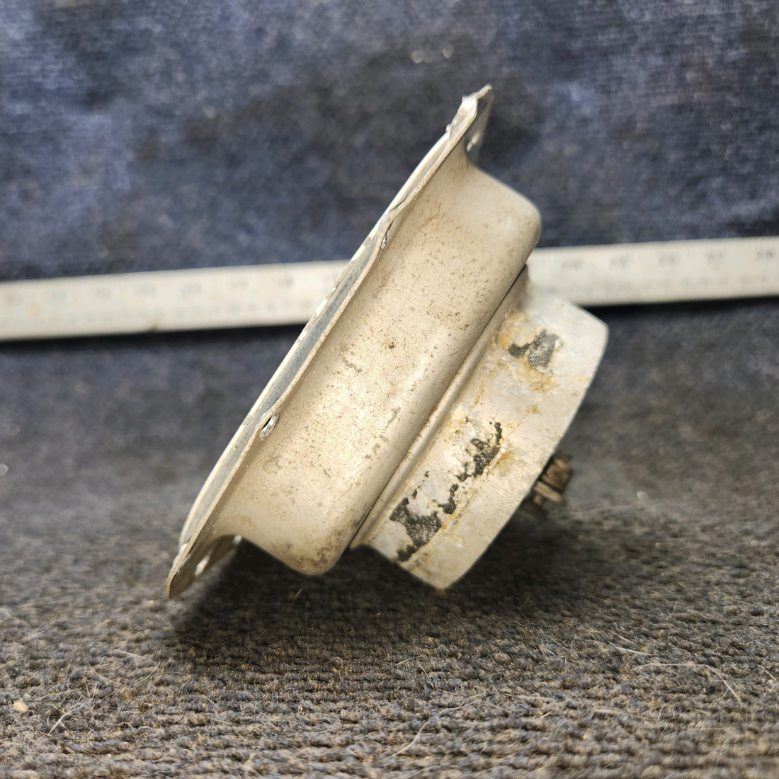 Used aircraft parts for sale, 0713135-2, 0713139-1 cessna 172N Outside Air Door Assembly