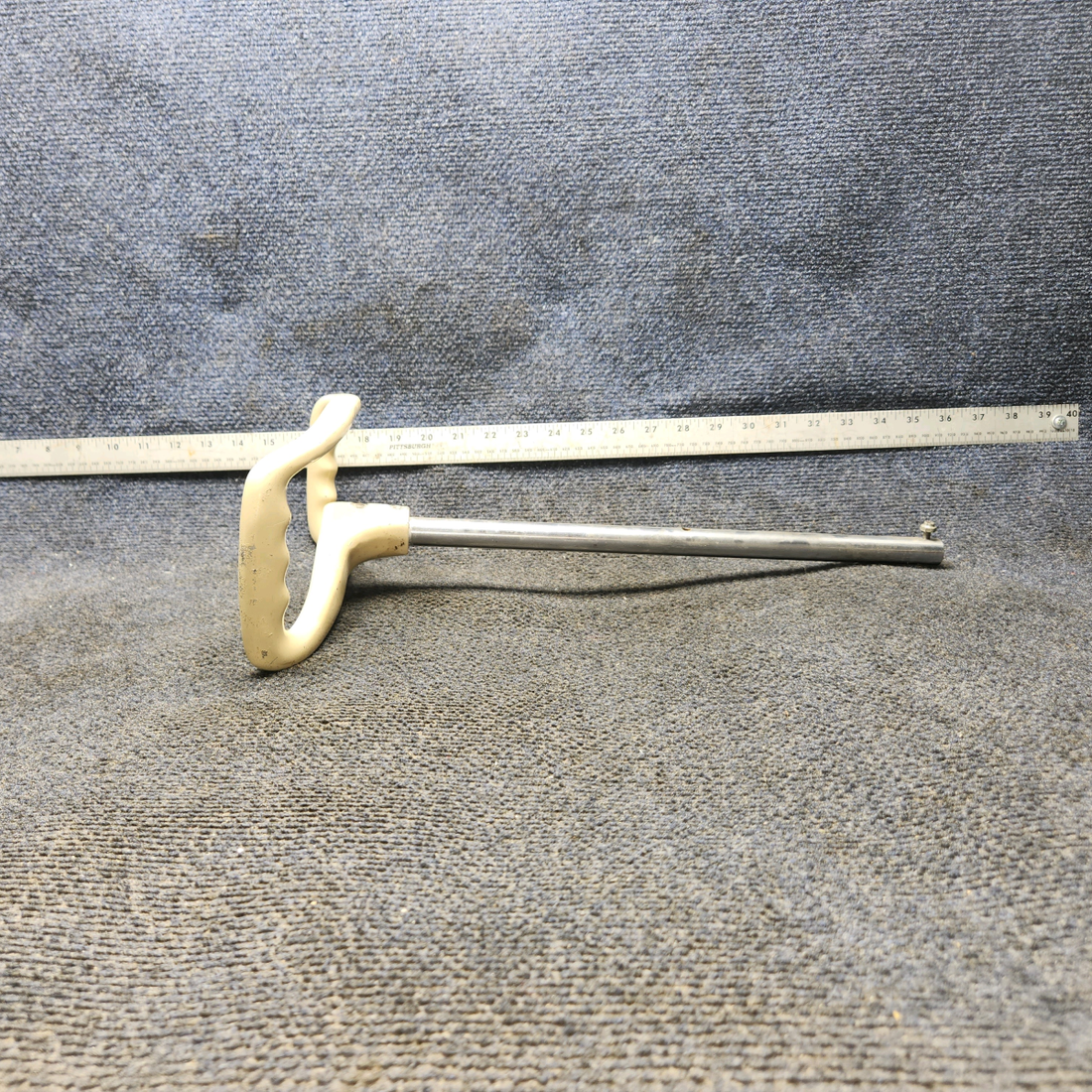 Used aircraft parts for sale, 0513136-1 Cessna C175 Control Wheel Assy W/ Shaft Diameter 0.64"