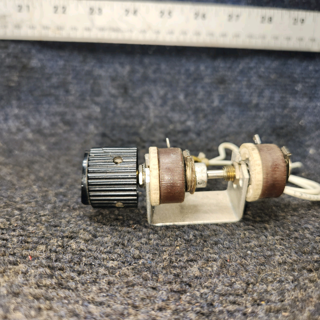 Used aircraft parts for sale, JE-75R1-351 BEECHCRAFT 95-55B Dimmer Double Assy Instrument Floor