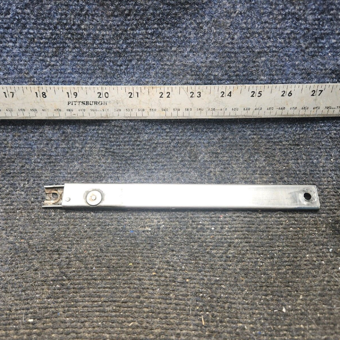Used aircraft parts for sale, 65727-000 piper PA-28-181 Door Holder Assembly