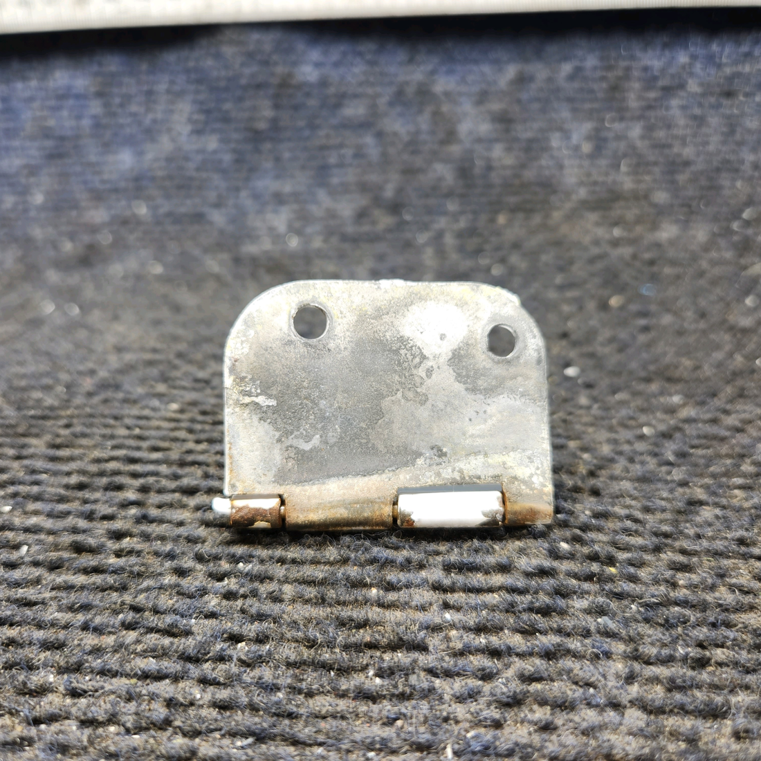 Used aircraft parts for sale, 0511280-3 Cessna 172E Cabin Door Lower Hinge Assembly LH