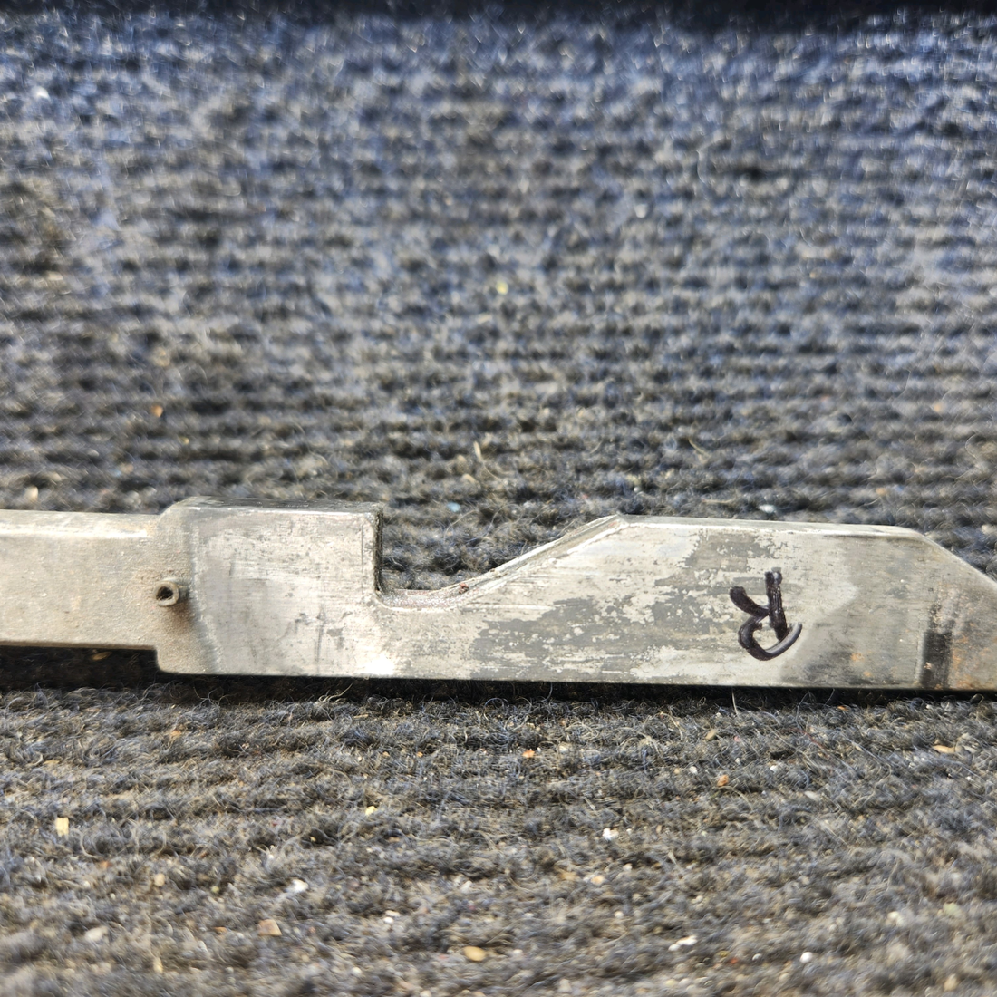 Used aircraft parts for sale, 0511260-2 cessna 150G Door Latch Bolt – RH