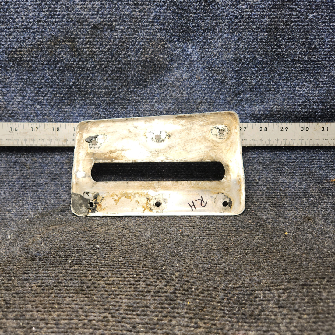Used aircraft parts for sale, 0511071-2 Cessna 172 Landing Gear Plate
