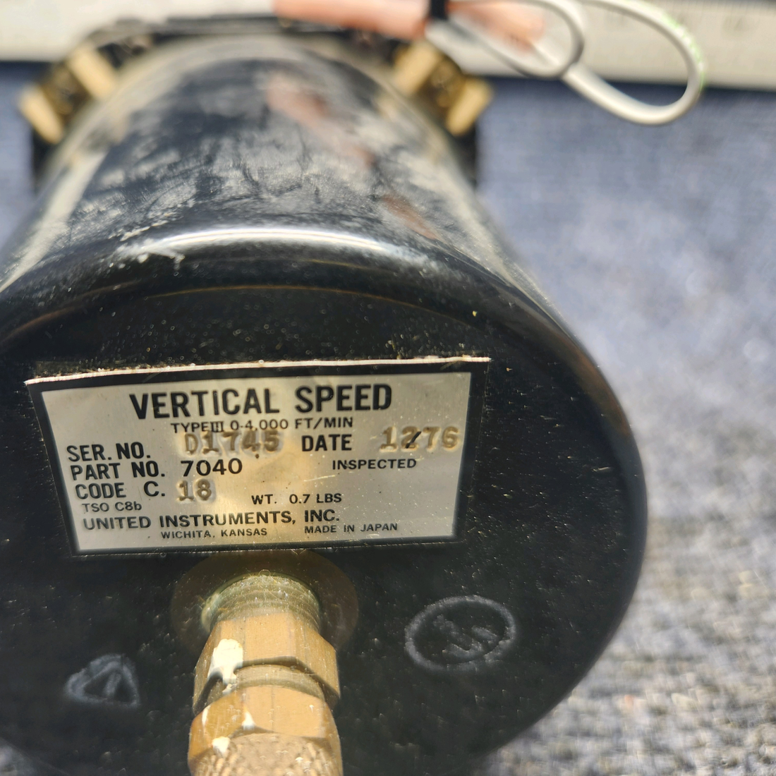 Used aircraft parts for sale, 7040 United Instruments Beechcraft F33A VERTICAL SPEED INDICATOR