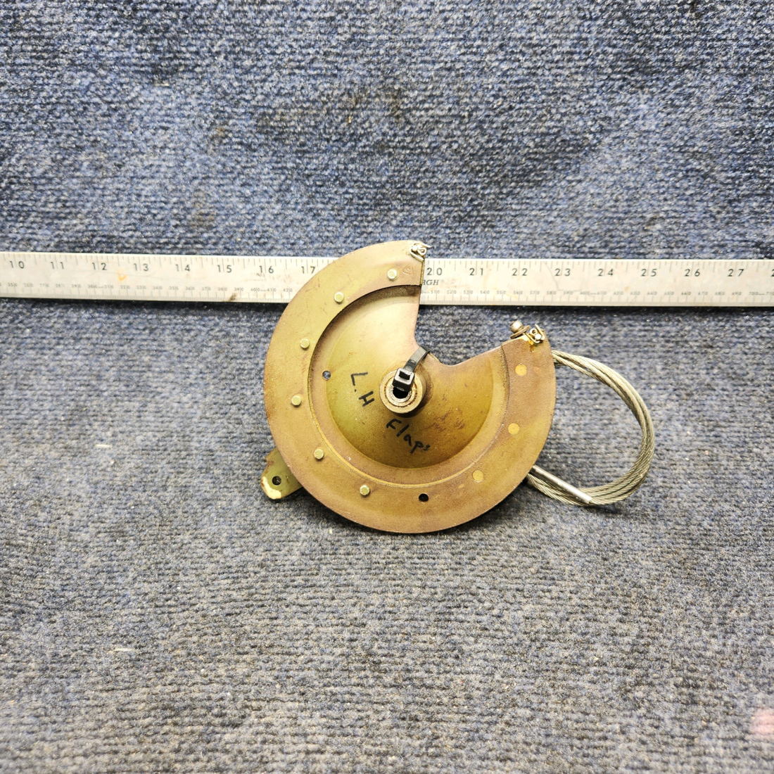Used aircraft parts for sale, 0760612-7 CESSNA 172K FLAP DRIVE PULLEY ASSY LH
