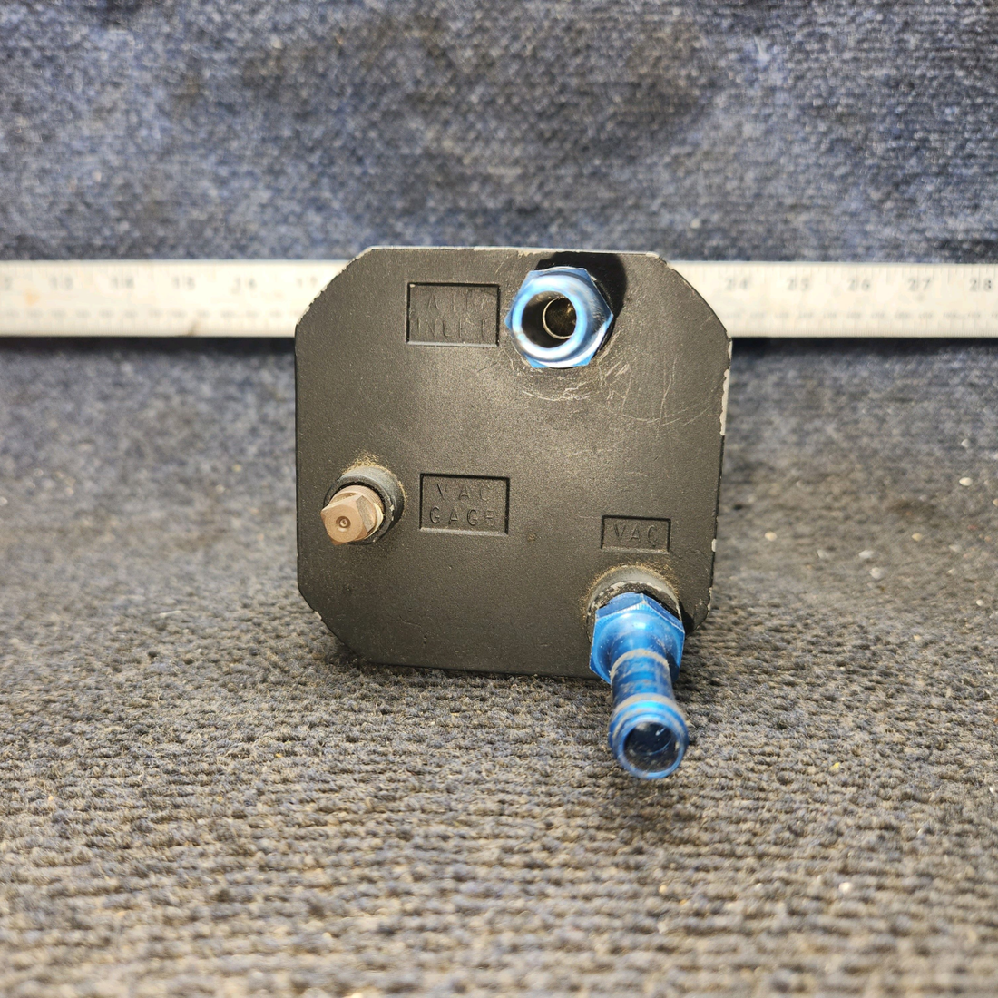 Used aircraft parts for sale, J8000-05 RC Allen Piper PA-28-140 Directional Gyro Indicator