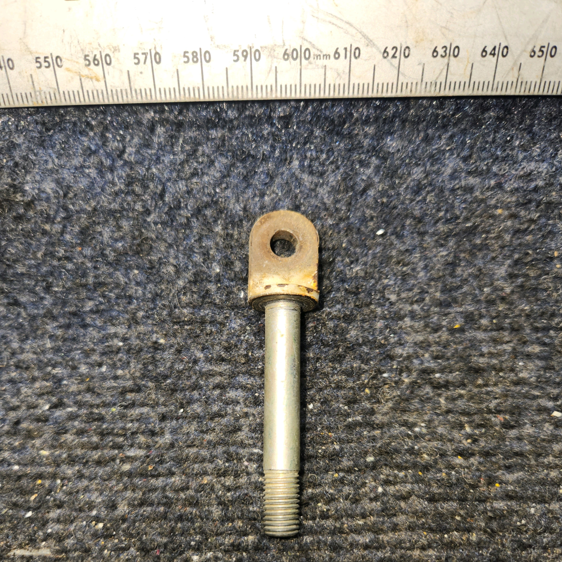 Used aircraft parts for sale, 402-057 Piper PA28 Door Cabin Attach Bolt Set 2