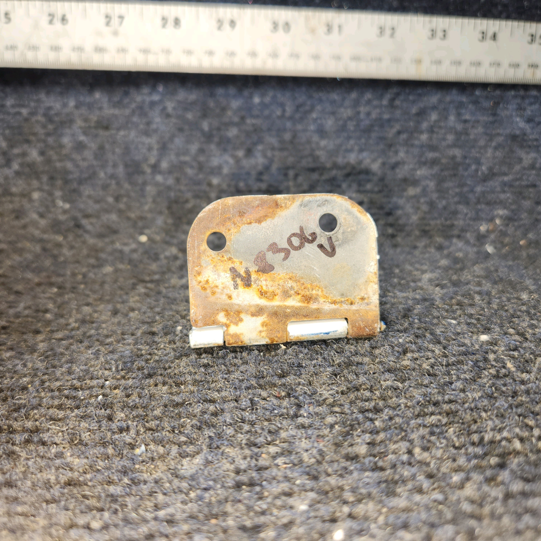 Used aircraft parts for sale, 0511280-4 Cessna 172F Lower Cabin Door Hinge - RH