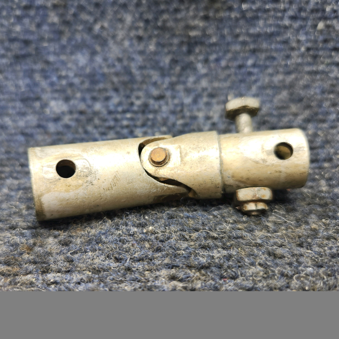 Used aircraft parts for sale, 62834-002 PIPER PA28-140 Universal Joint Assy