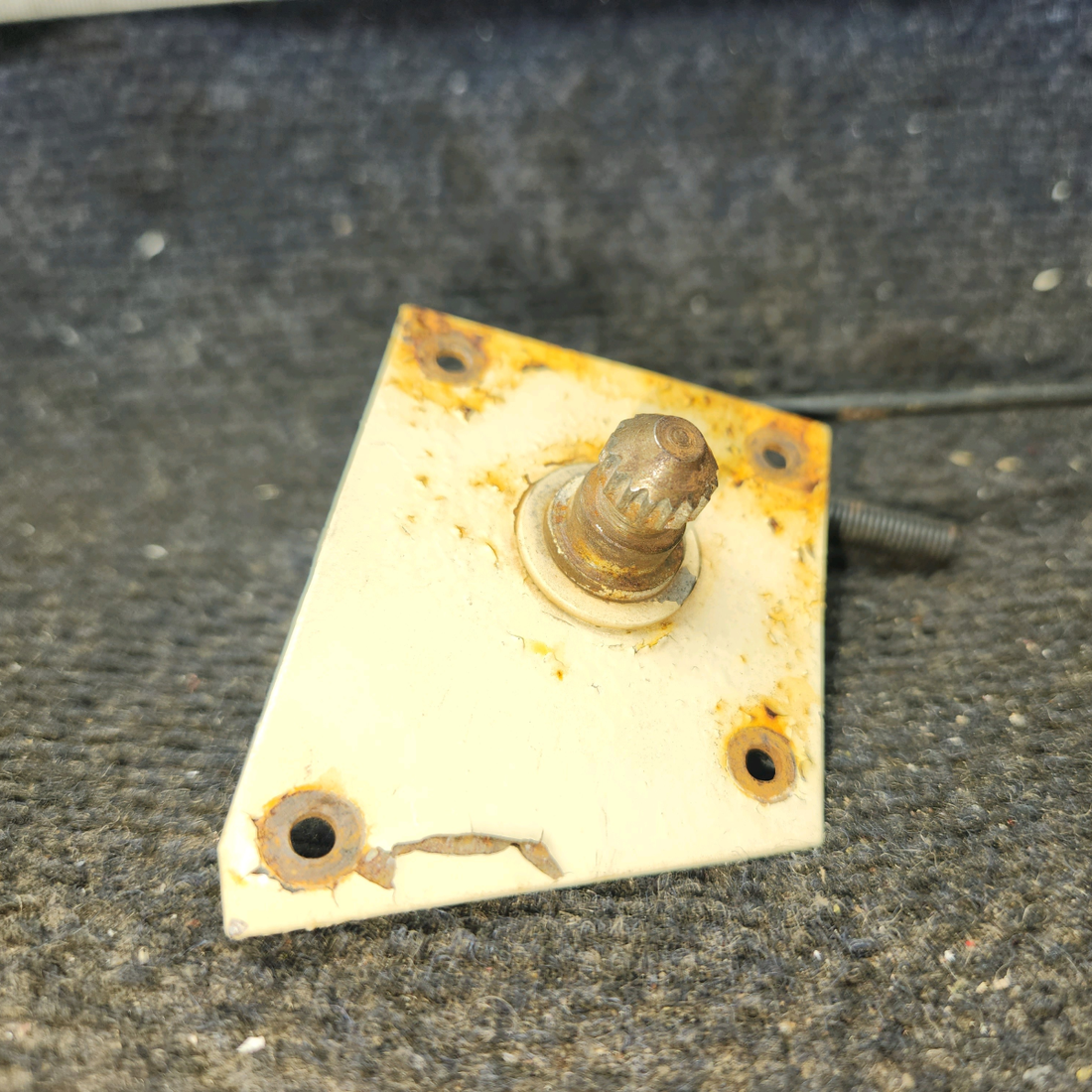 Used aircraft parts for sale, 63007-000 Piper PA-28-140 Door Latch Rod