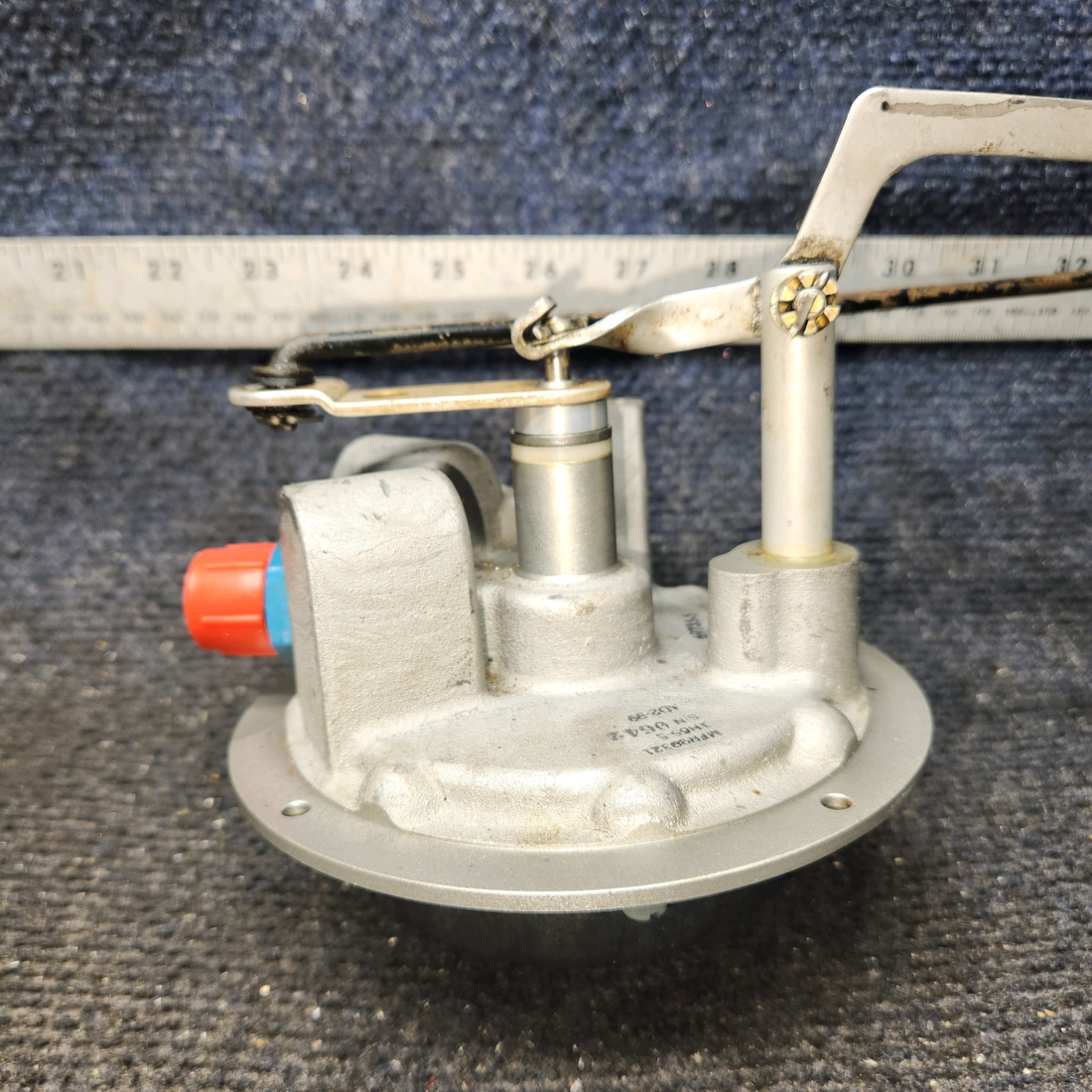 Used aircraft parts for sale, 65407-007 Airborne 1H65-5 Piper PA32RT-300 Fuel Selector Valve with Rod