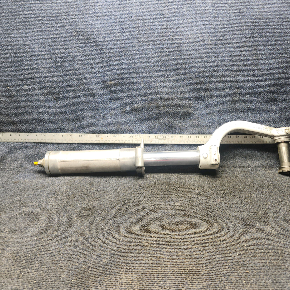 Used aircraft parts for sale, 67100-007 Piper PA32RT-300 Nose Gear Assembly – Less Trunnion