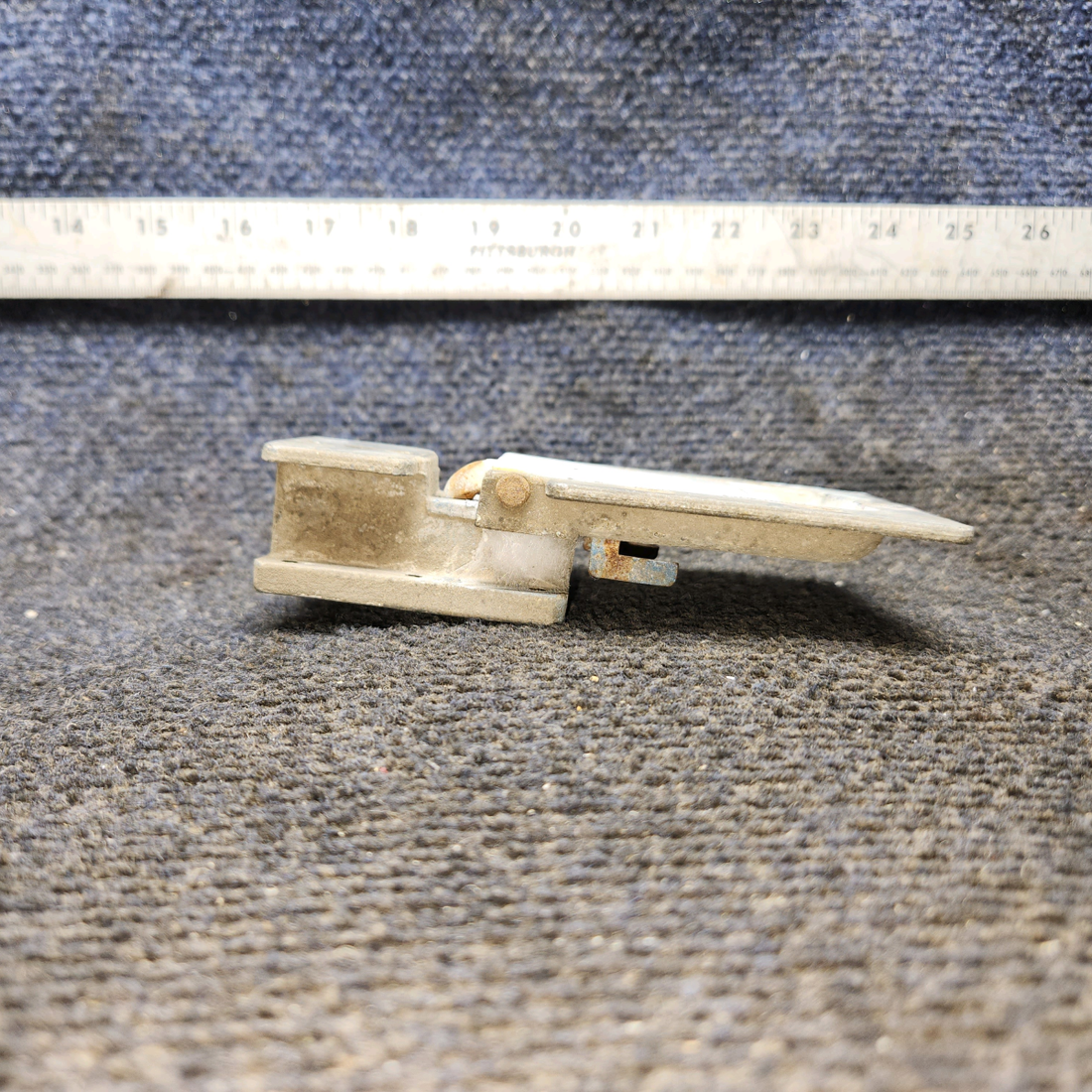Used aircraft parts for sale, 0511258-1 cessna 150G Cabin Door Latch Housing Assembly – LH or RH