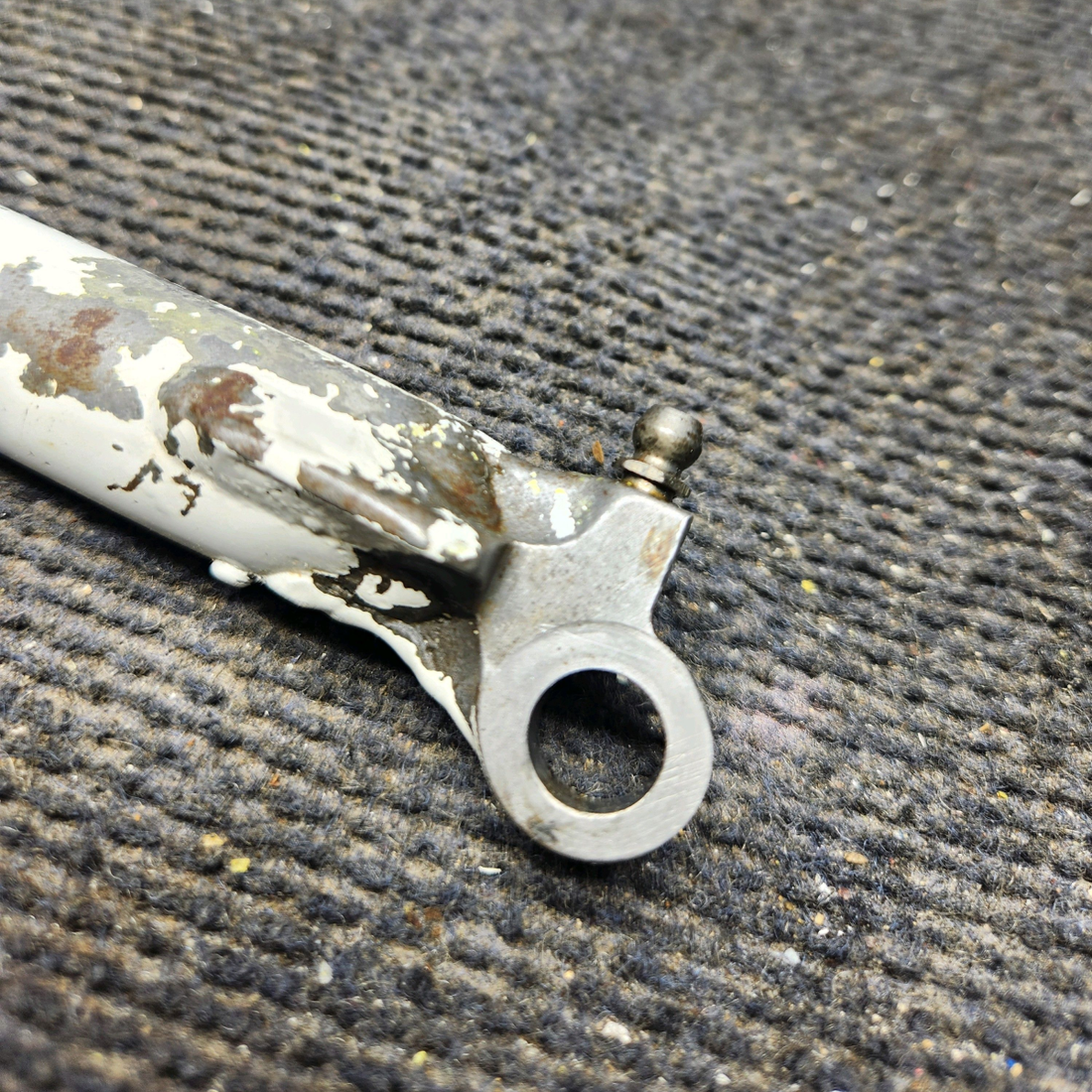 Used aircraft parts for sale, 35-825080-10 Beechcraft 35-33 Leg Assembly Drag