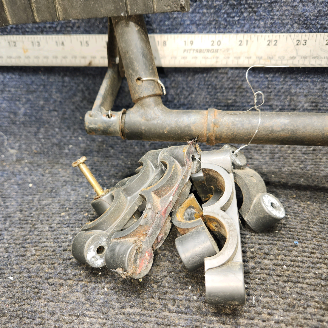 Used aircraft parts for sale, 0760678-1, 0760678-2, Cessna C182P ARM Assy Rudder Bar RH W/ Pedal