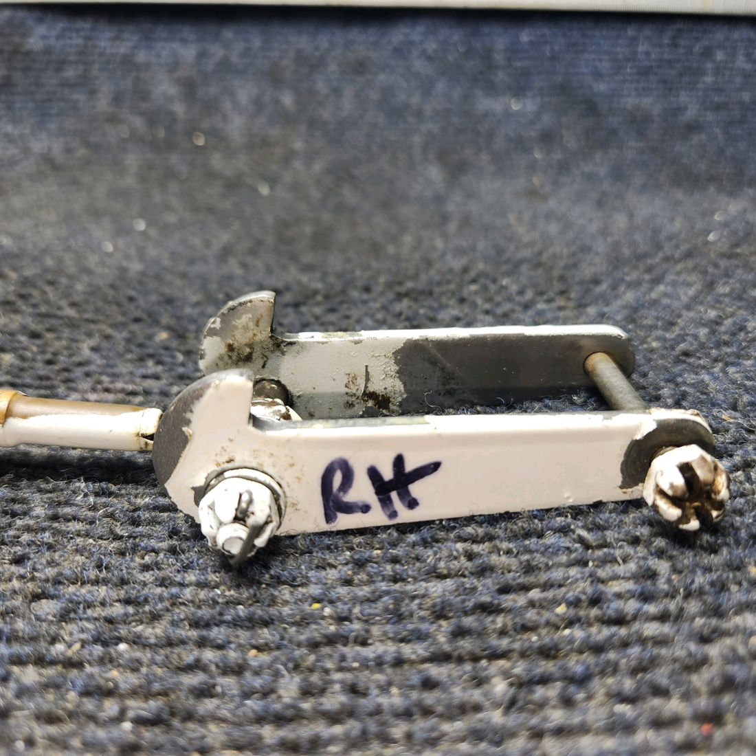 Used aircraft parts for sale, 67031-003, 67028-000 Piper PA32RT-300 Gear Retraction Fitting with Hook - RH