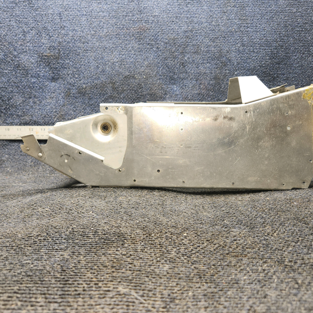Used aircraft parts for sale, 0513368-201 cessna 172N Console Structure Assembly
