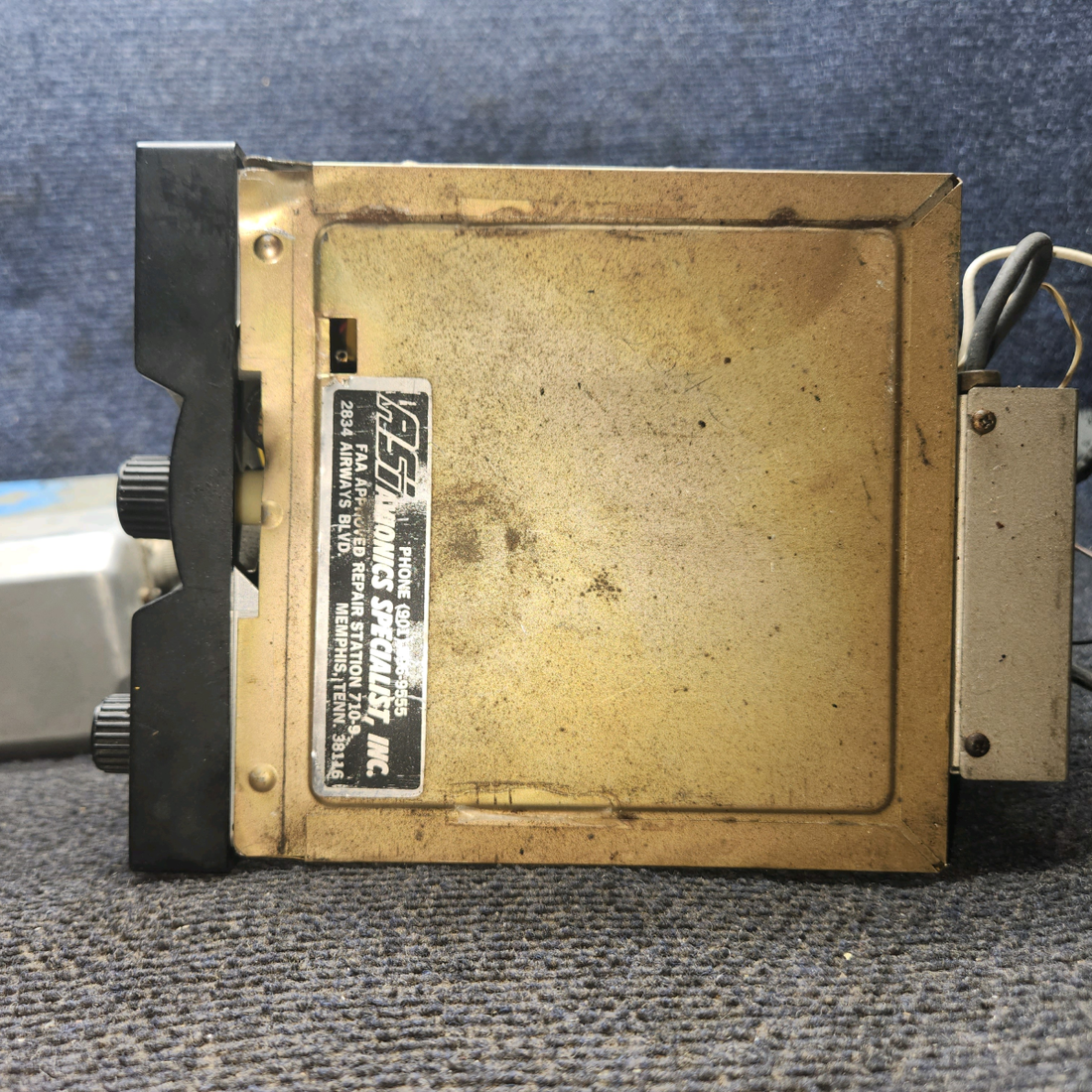 Used aircraft parts for sale, 1U022-08, 1U027-01 Bendix Piper PA-28-140 ADF Radio 201C w/ Tray, Indicator & Antenna (14/28V)