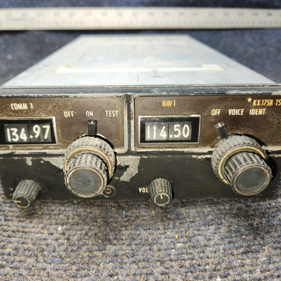 Used aircraft parts for sale, 069-1019-00 Bendix King Beechcraft C23 SUNDOWNER KX 175 NAV/COM – Includes Rack and Connector