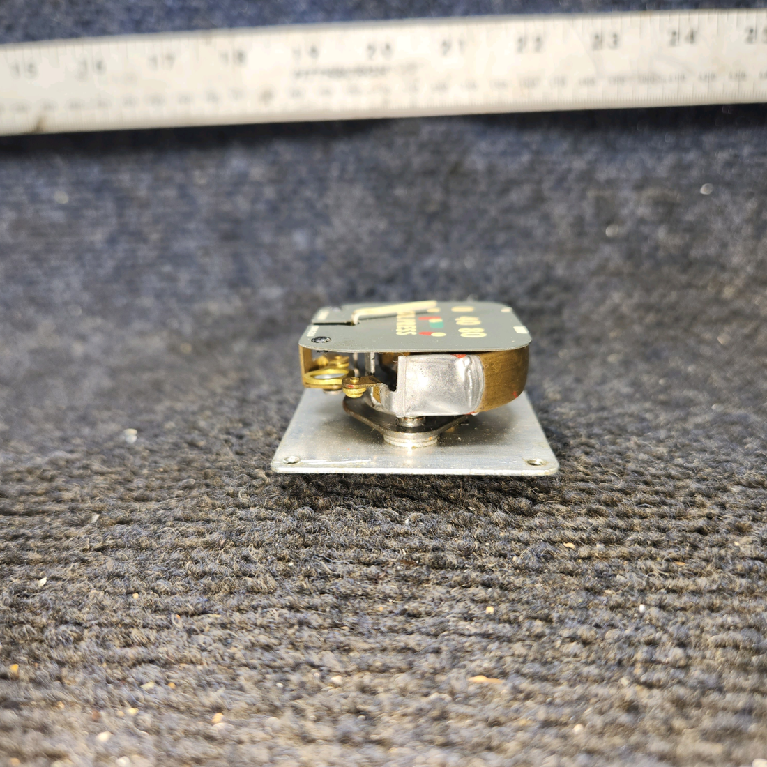 Used aircraft parts for sale, 1508199 Continental Oil Press Indicator