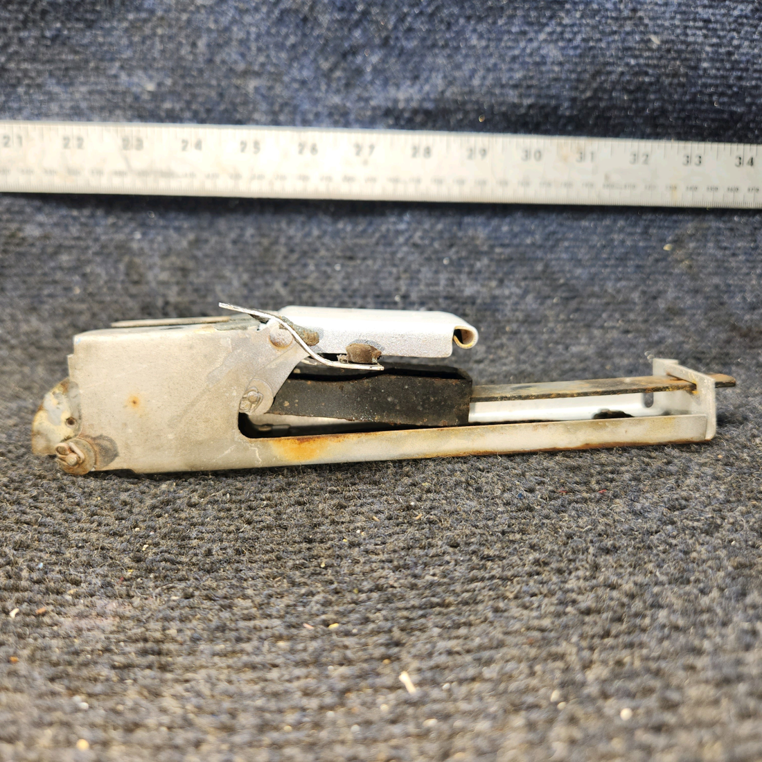 Used aircraft parts for sale, 79434-000 Piper PA-28-140 Cabin Door Latch Assembly