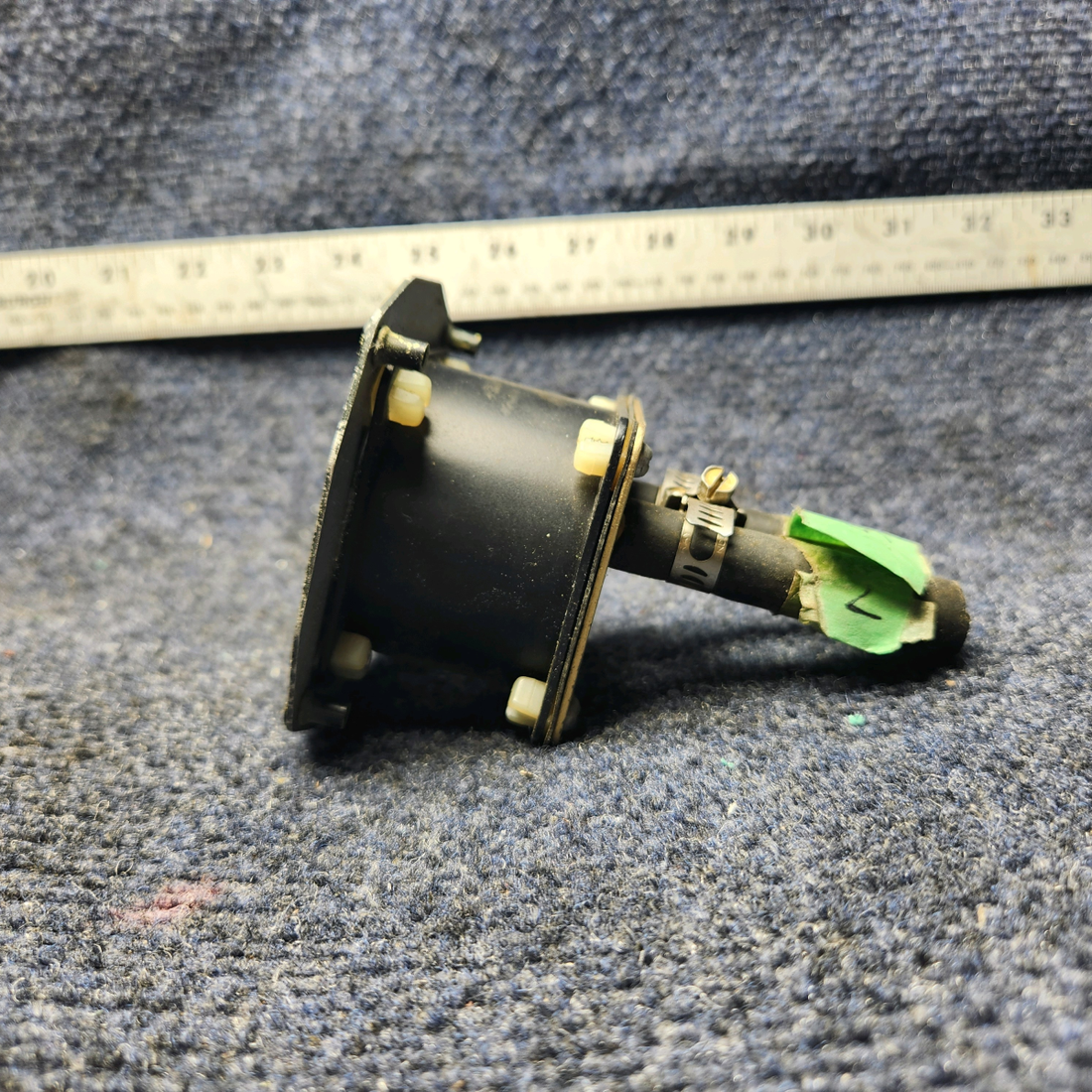 Used aircraft parts for sale, 1G10-1 Airborne PIPER PA28-140 Gyro Suction Gage/Airborne