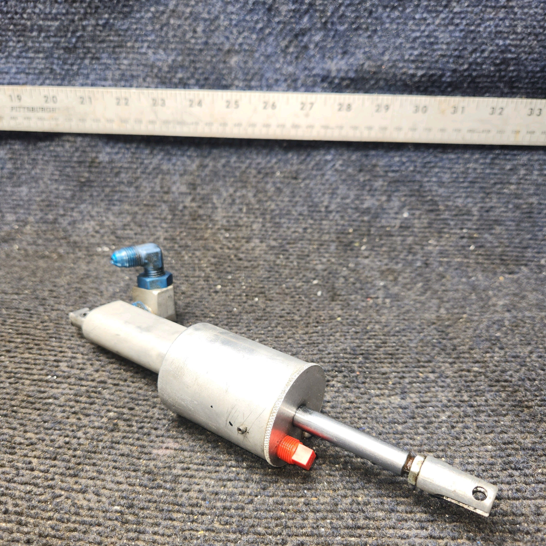 Used aircraft parts for sale, 0541138-16 Cessna 182G Master Brake Cylinder