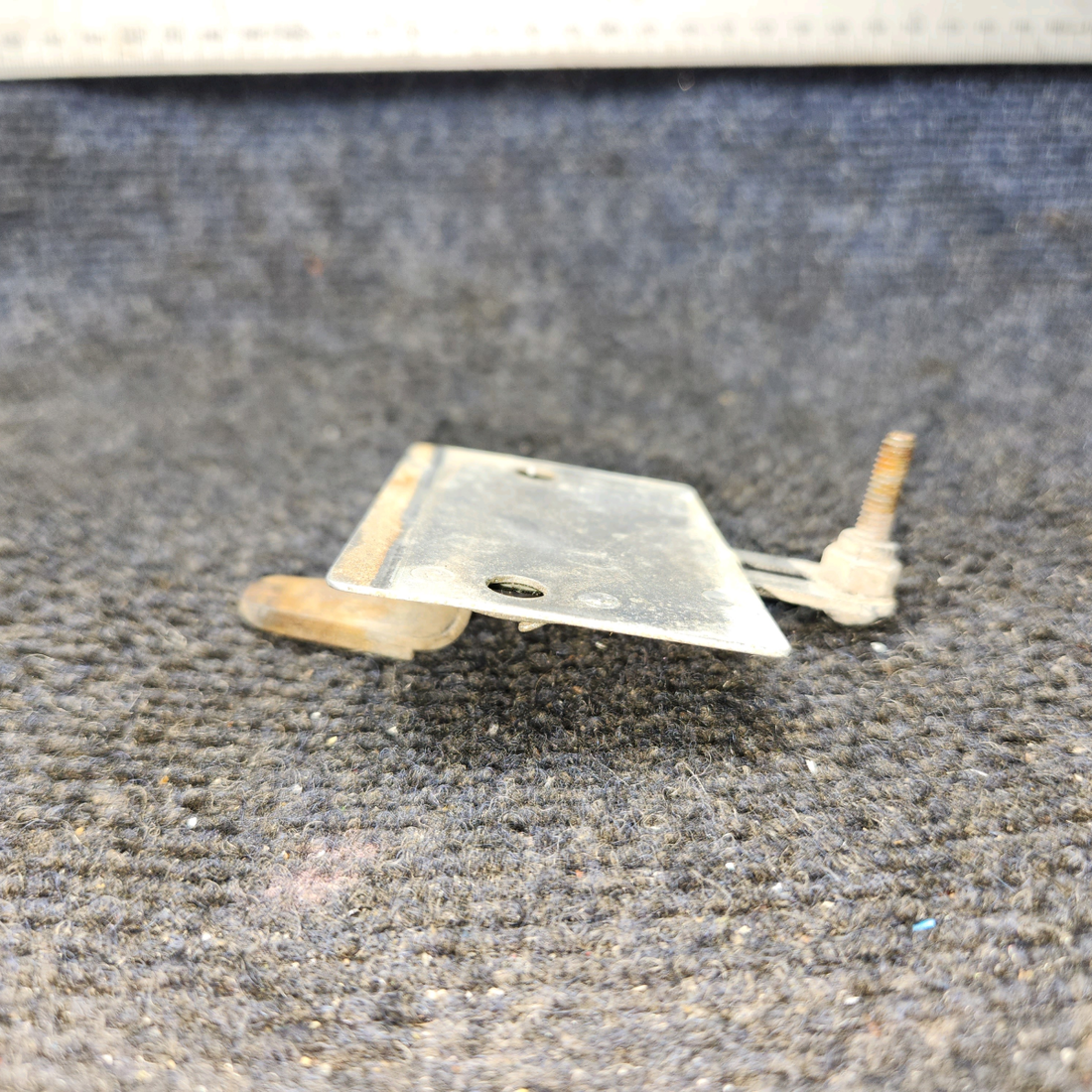 Used aircraft parts for sale, 0411590-1 Cessna 172 Cabin Door Thumb Latch Assy "No Nob"