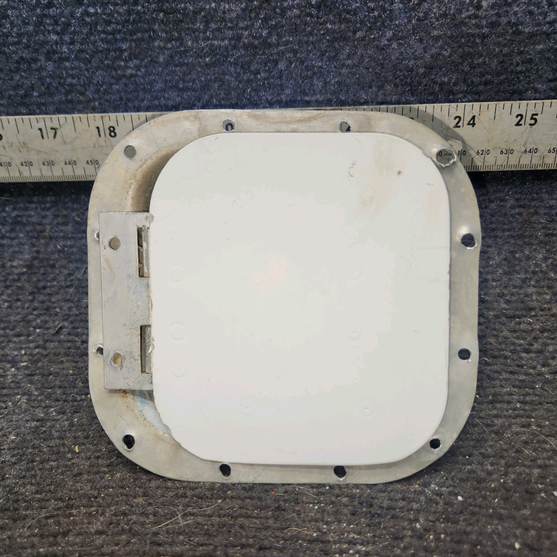 Used aircraft parts for sale, 0713135-2, 0713139-1 cessna 172N Outside Air Door Assembly
