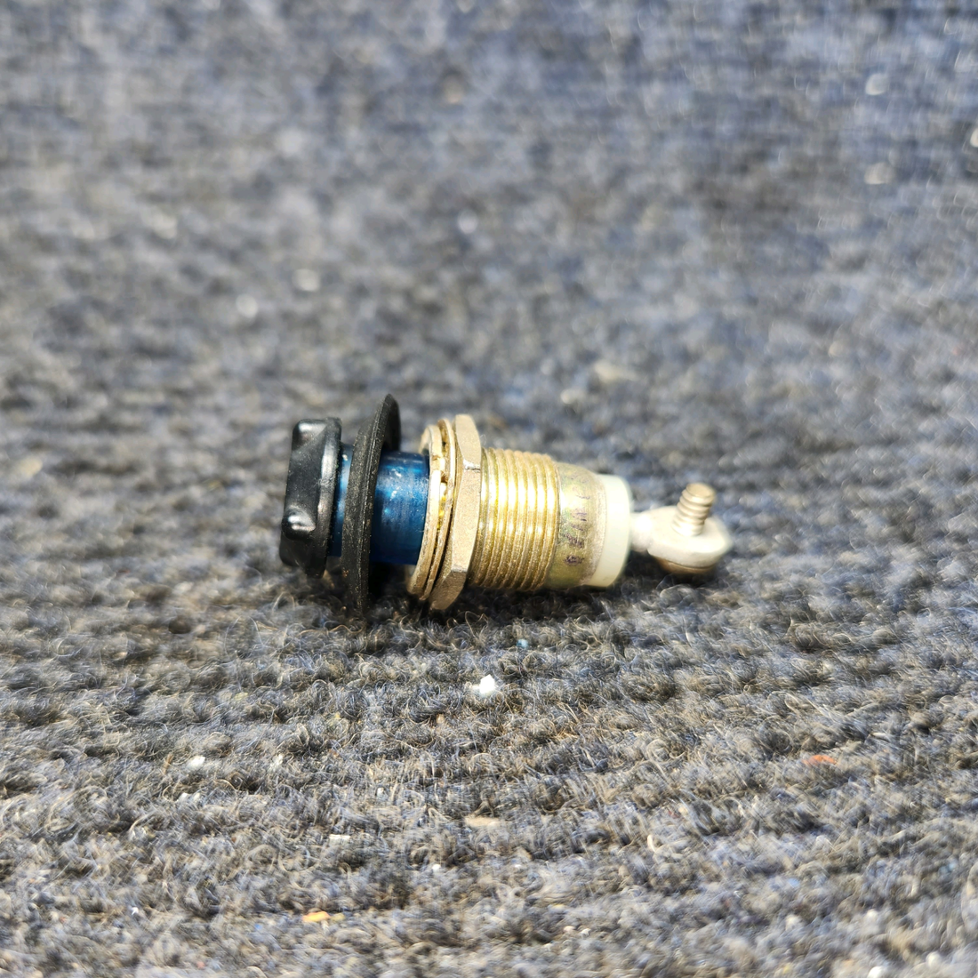 Used aircraft parts for sale, A‑7165‑4 GRIMES BEECHCRAFT 95-55B Panel Light  24 Volt - Price per Each