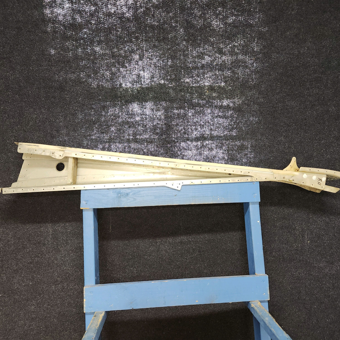 Used aircraft parts for sale, 0513007-6 Cessna 172E Front Doorpost Bulkhead Assembly RH