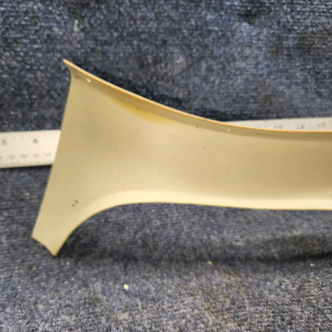 Used aircraft parts for sale, 0515014-2 Cessna 172RG MOLDING REAR WINDOW UPPER