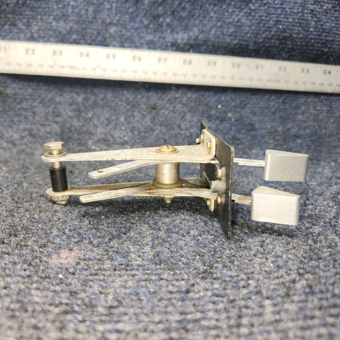 Used aircraft parts for sale, 67390-00 Piper PA28-140 Heat Defroster Ctrl Assy w/ Placard & Knob.