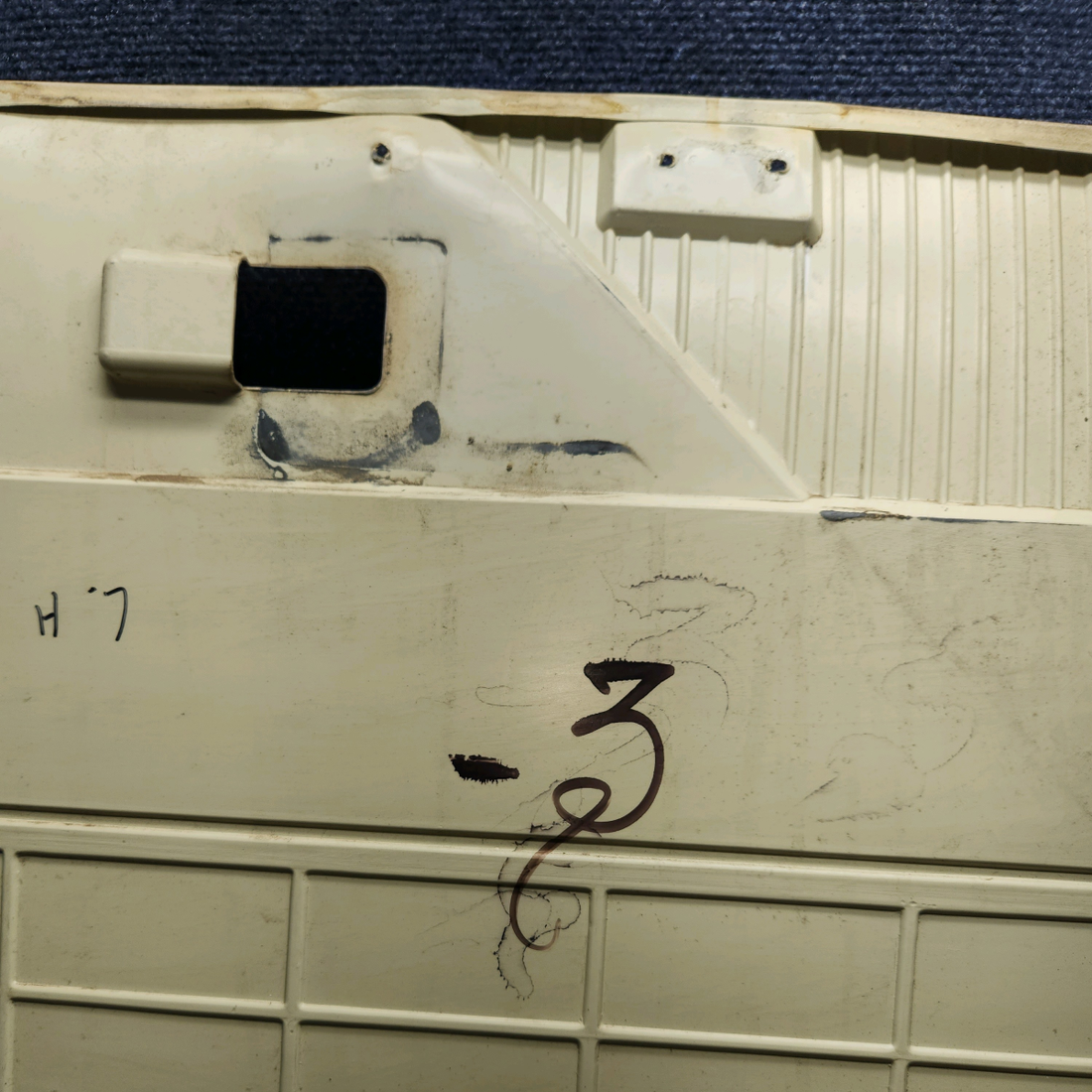 Used aircraft parts for sale, 0400128-3 cessna 150G Door Panel - LH