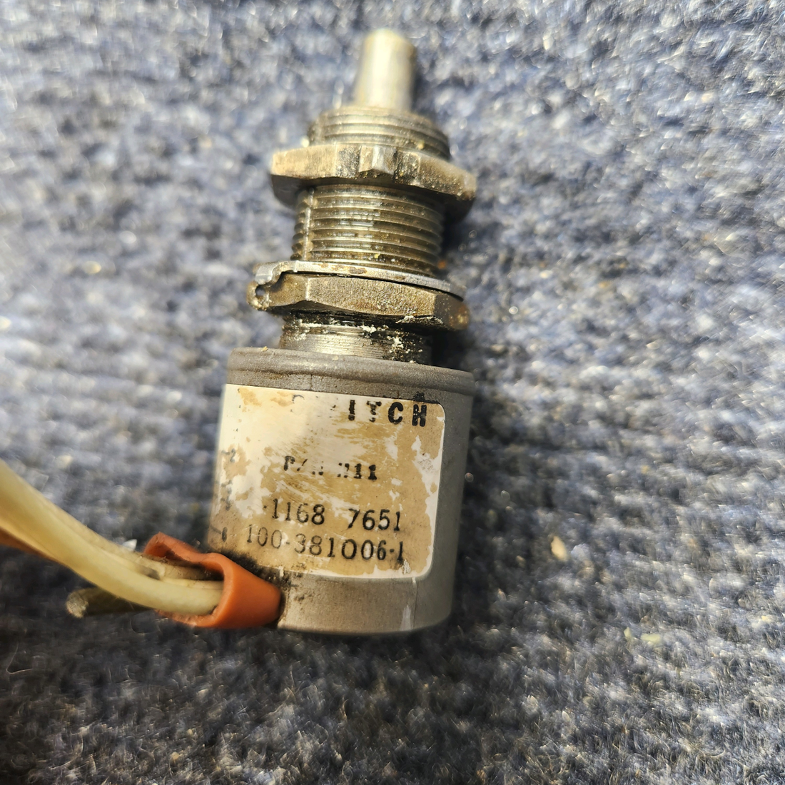 Used aircraft parts for sale, 100-381006-1 Beechcraft F33A LANDING GEAR LIMIT SWITCH (14-28V)