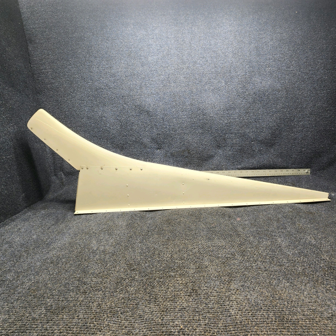 Used aircraft parts for sale, 0531006-76 , 0531012-1 CESSNA 172K DORSAL FIN